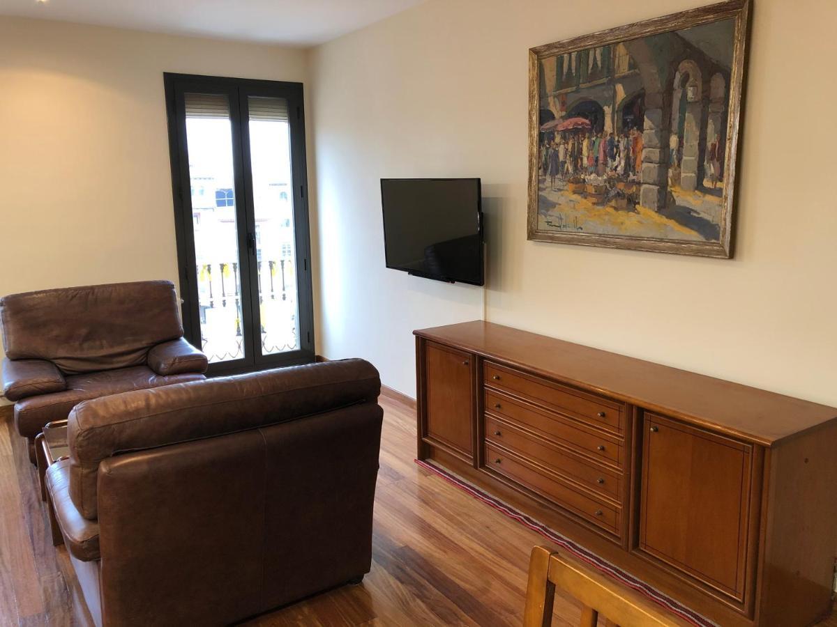 Apartaments Vicus 2 Con Vistas A La Plaza Mayor De Vic Zewnętrze zdjęcie